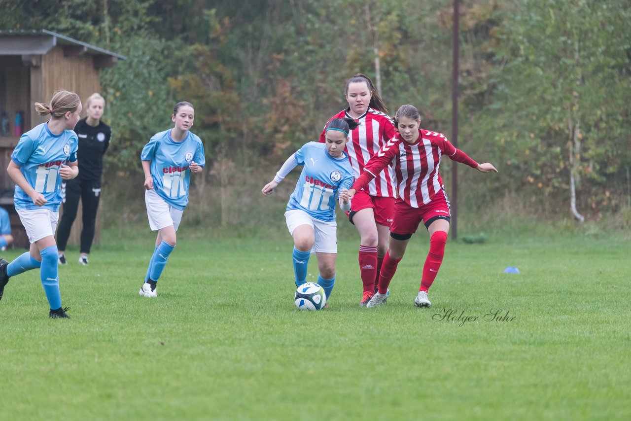 Bild 101 - wBJ TuS Tensfeld - SV Fortuna St. Juergen